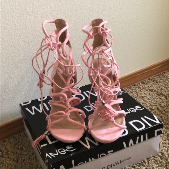 Wild Diva Shoes - 🐞NIB peach gladiator style heals size 8.5